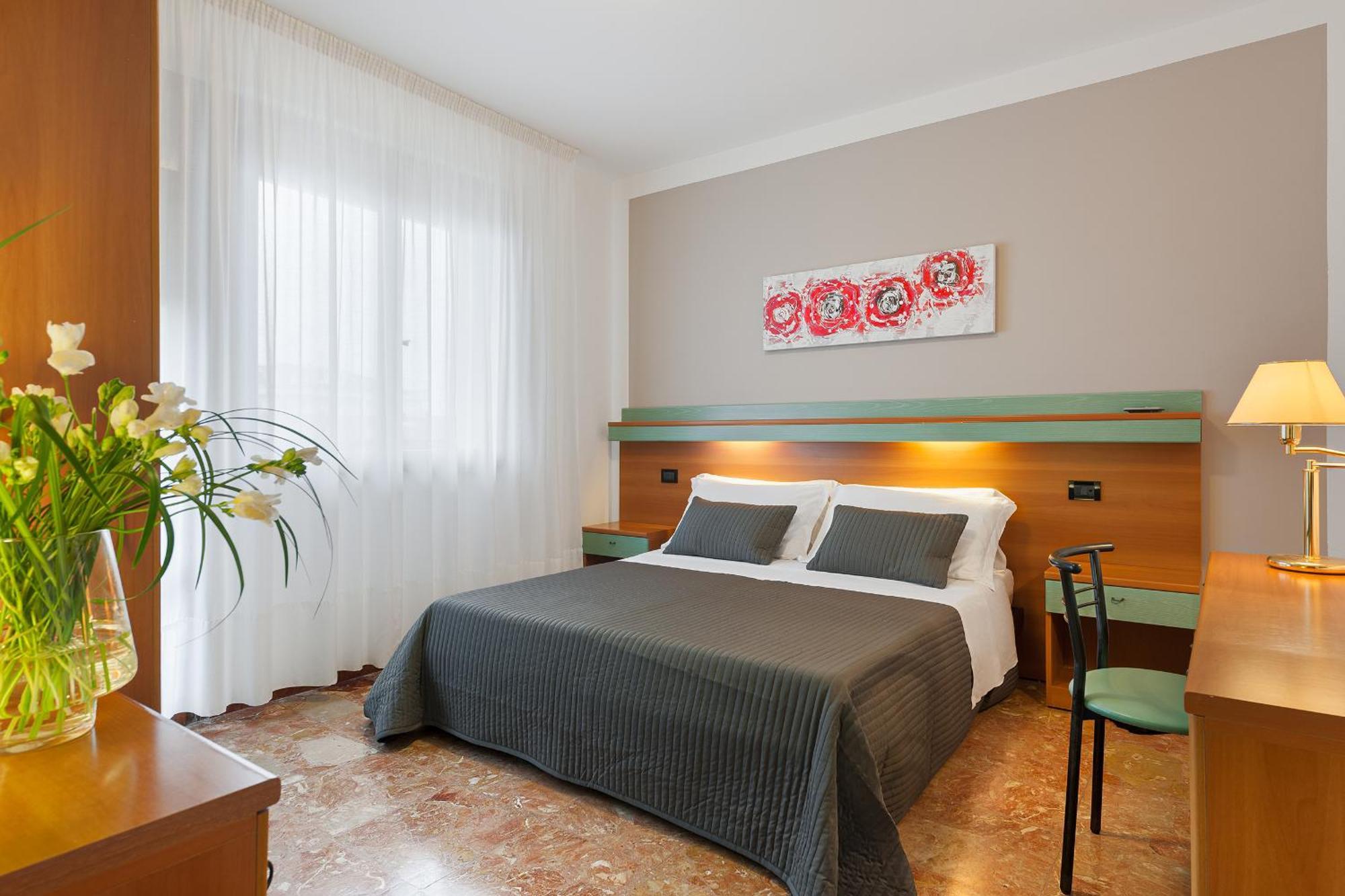 Hotel Europeo Sottomarina Exterior photo