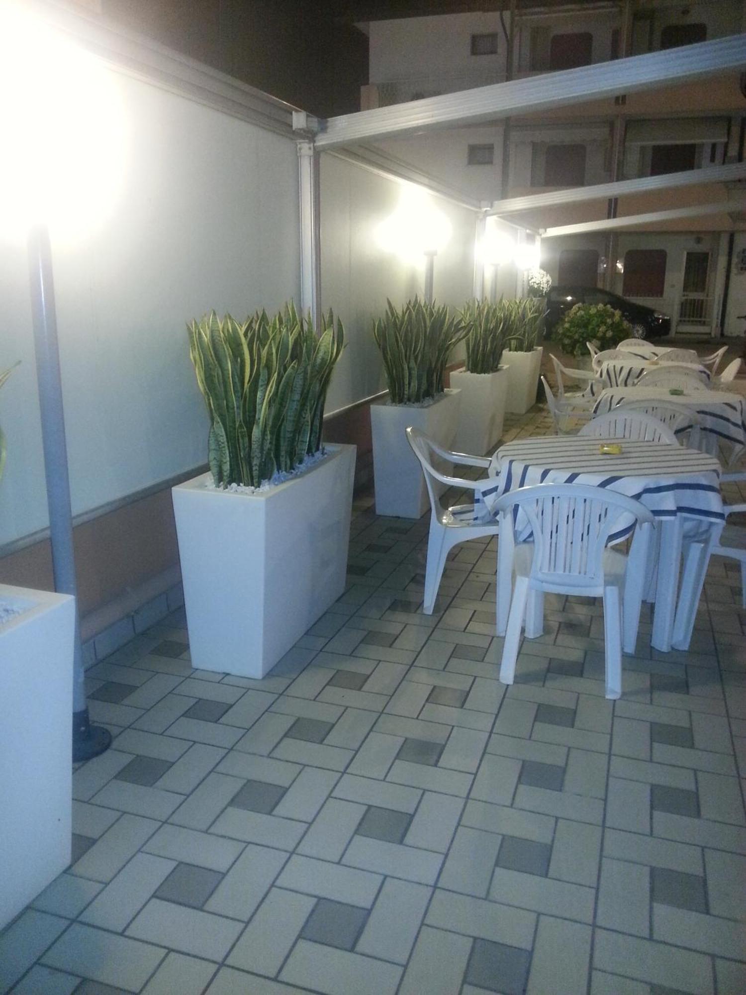 Hotel Europeo Sottomarina Exterior photo