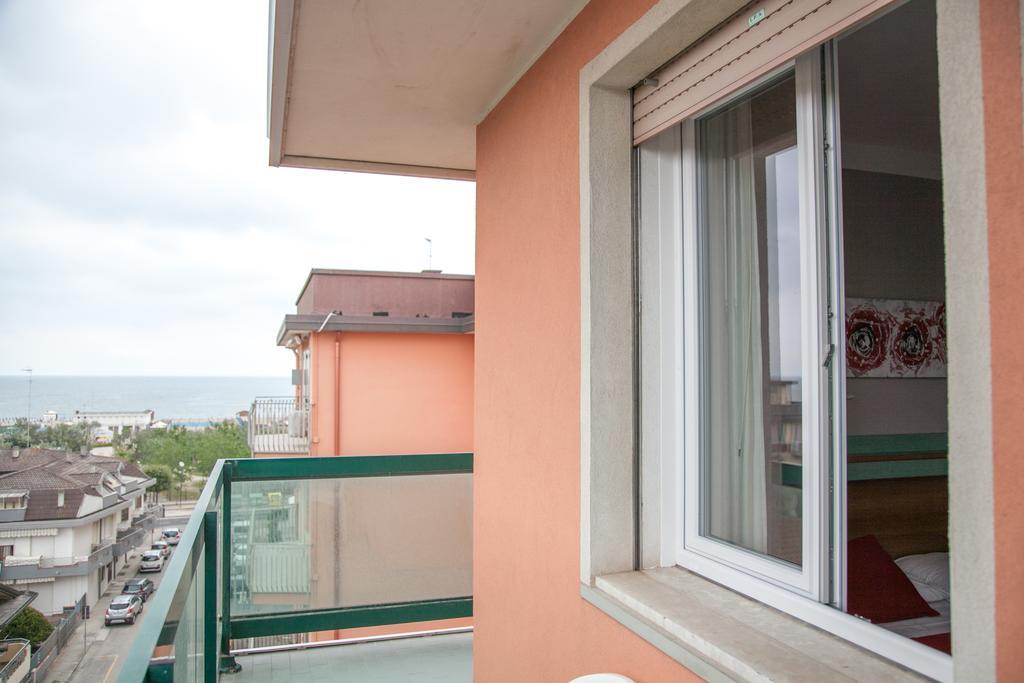 Hotel Europeo Sottomarina Exterior photo
